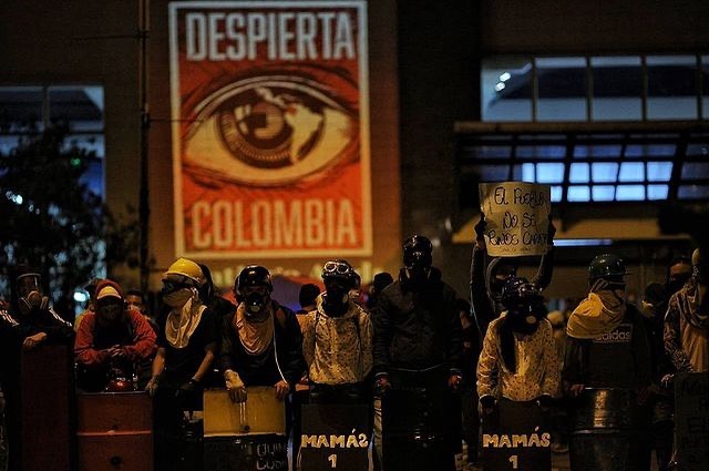«Fotografía 1 por @tavogaravato (Primera línea - San Cristobal - Bogotá)»